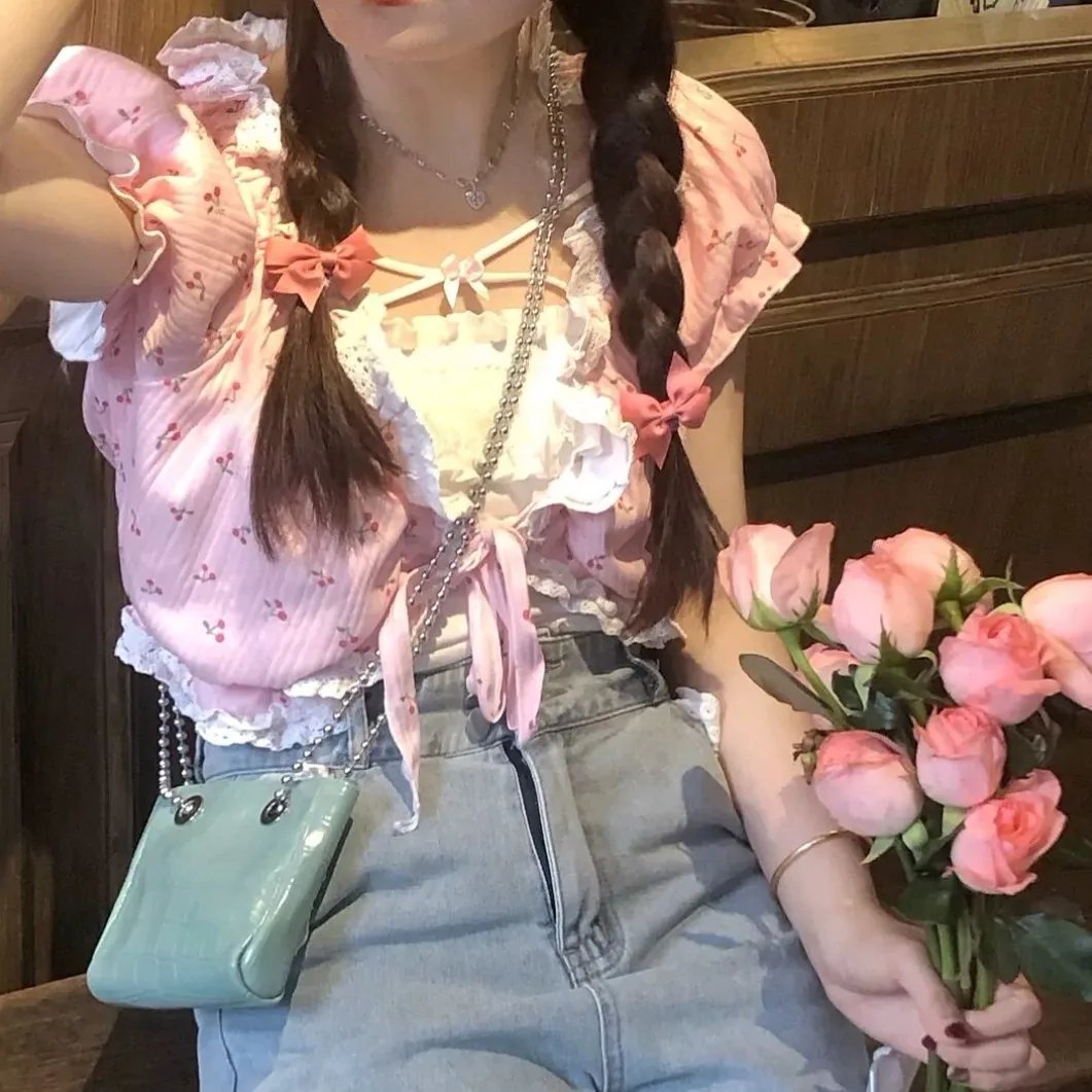 背后的她,眼前的我